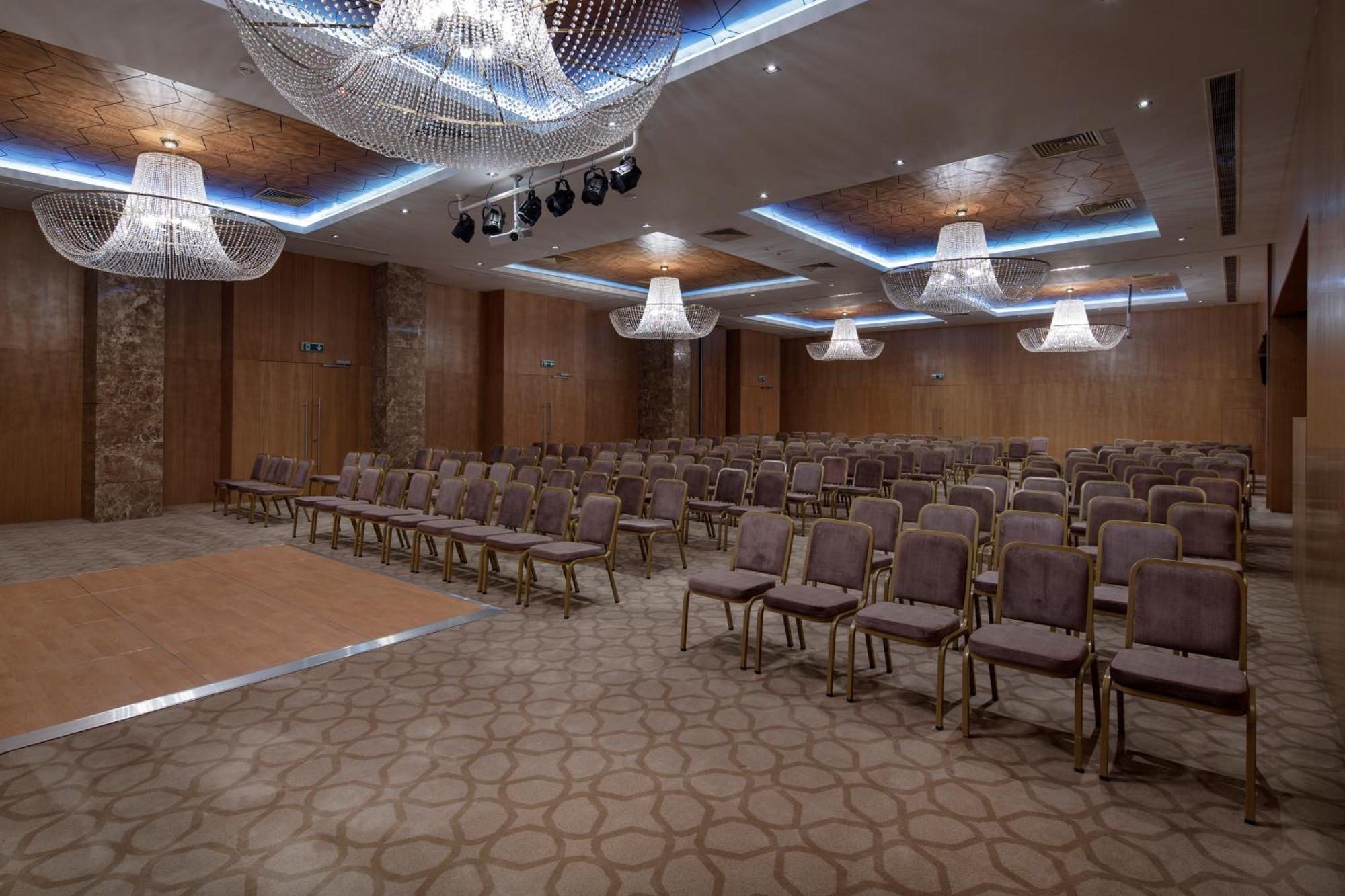 Wyndham Garden Diyarbakir Hotell Exteriör bild