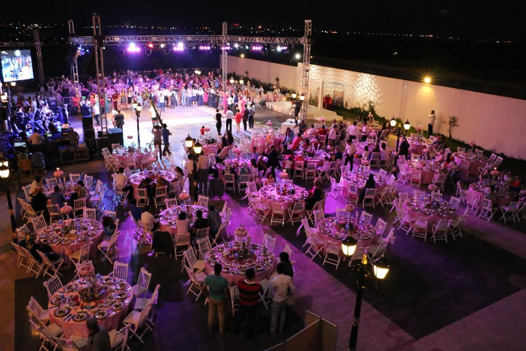 Wyndham Garden Diyarbakir Hotell Exteriör bild