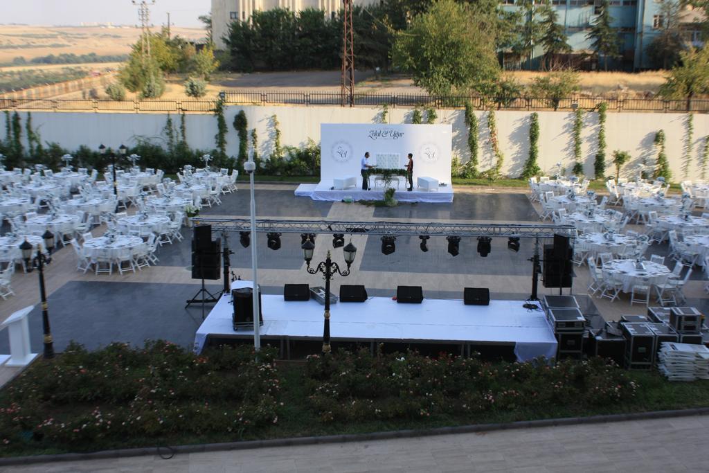 Wyndham Garden Diyarbakir Hotell Exteriör bild